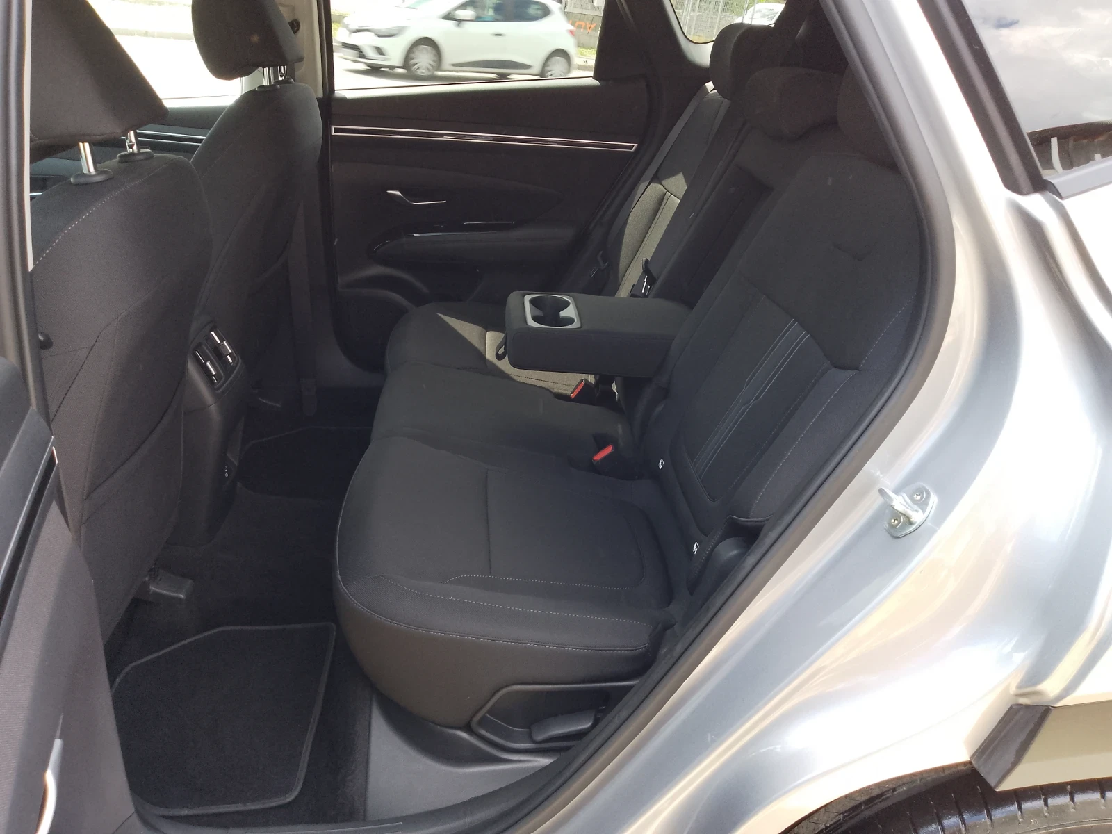 Hyundai Tucson 1.6 CRDI/COMFORT/95x.km., снимка 14 - Автомобили и джипове - 54682021