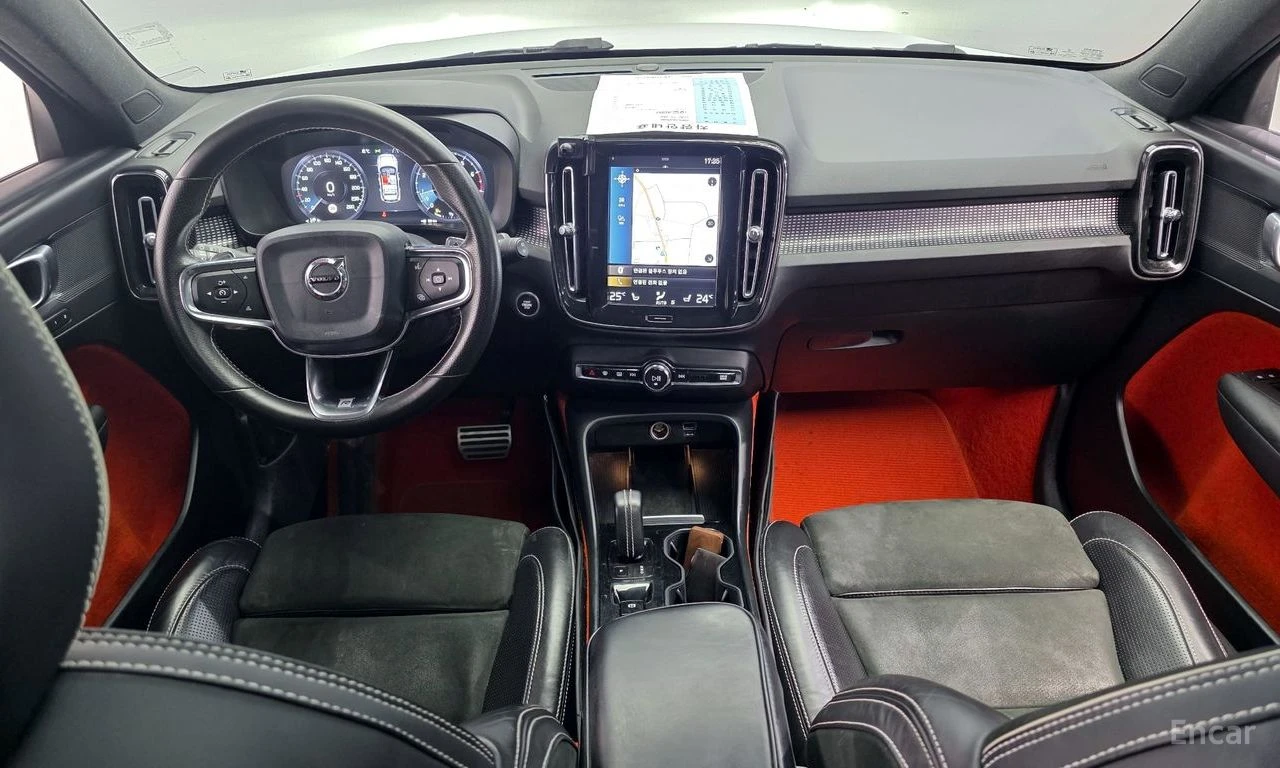 Volvo XC40 T4* R* DESIGN* LANE* ASSIST* ПАНОРАМА* КАМЕРА* , снимка 7 - Автомобили и джипове - 54884094