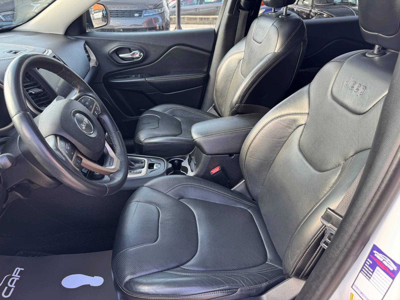 Jeep Cherokee 2.2CDI-200kc.FULL FULL-FULL-UNIKAT, снимка 7 - Автомобили и джипове - 55435933