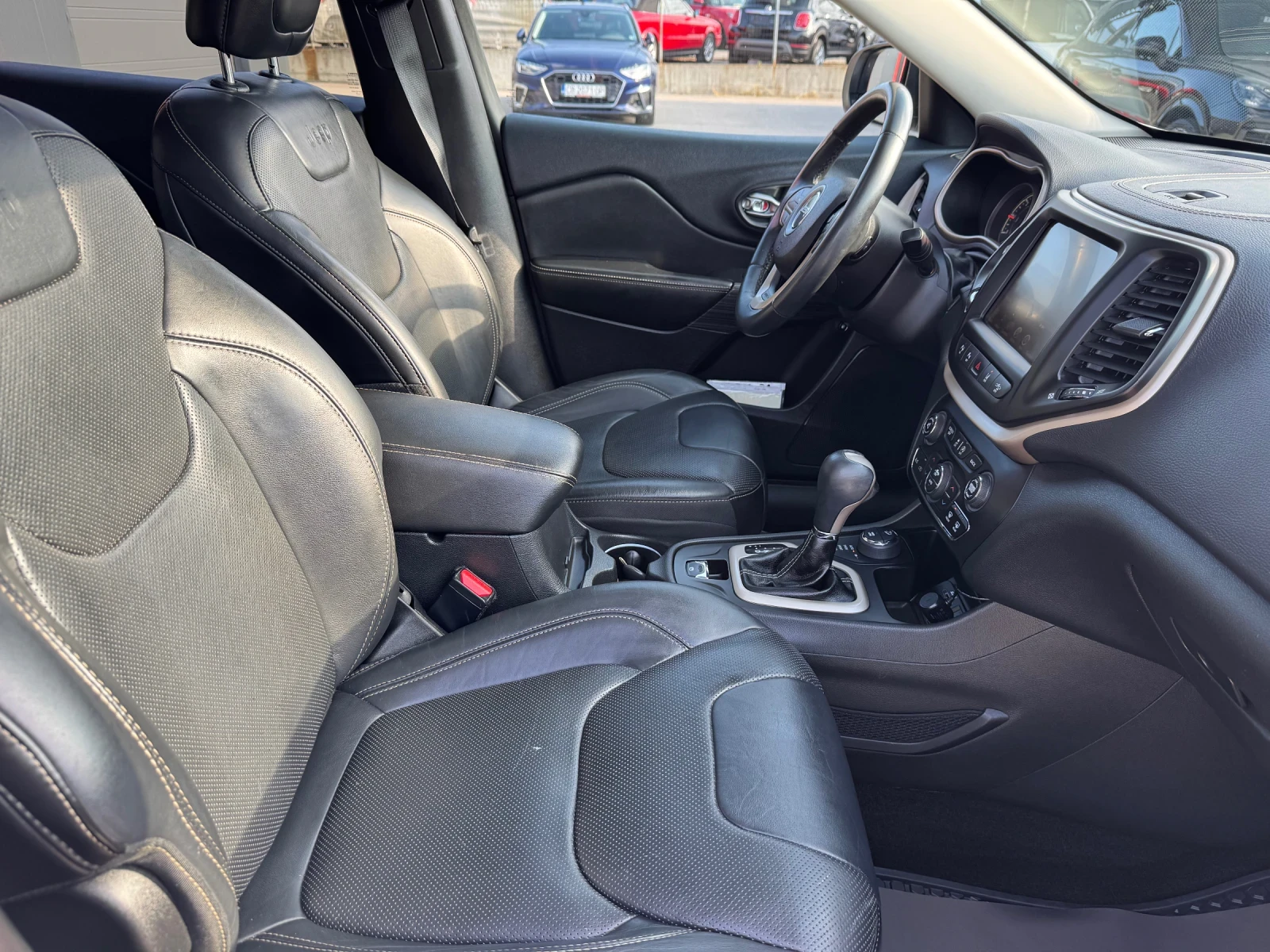 Jeep Cherokee 2.2CDI-200kc.FULL FULL-FULL-UNIKAT, снимка 11 - Автомобили и джипове - 55435933