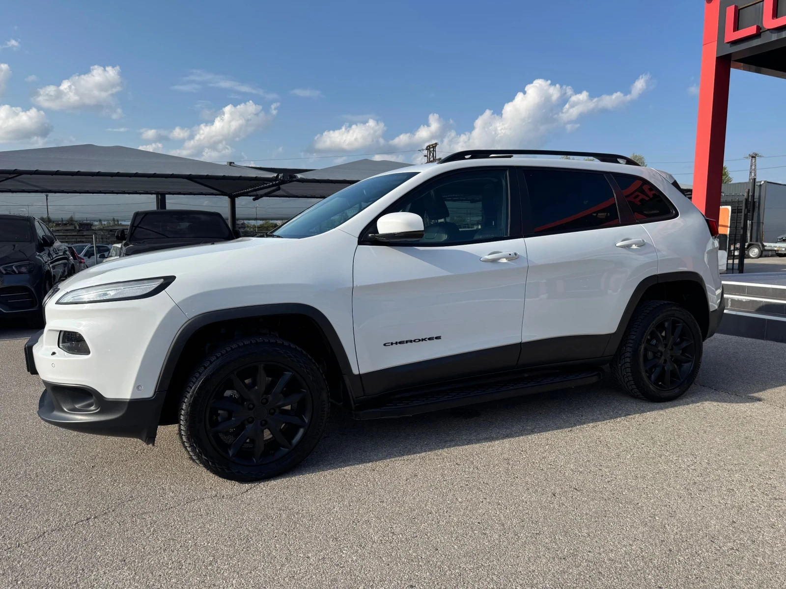 Jeep Cherokee 2.2CDI-200kc.FULL FULL-FULL-UNIKAT, снимка 4 - Автомобили и джипове - 55435933