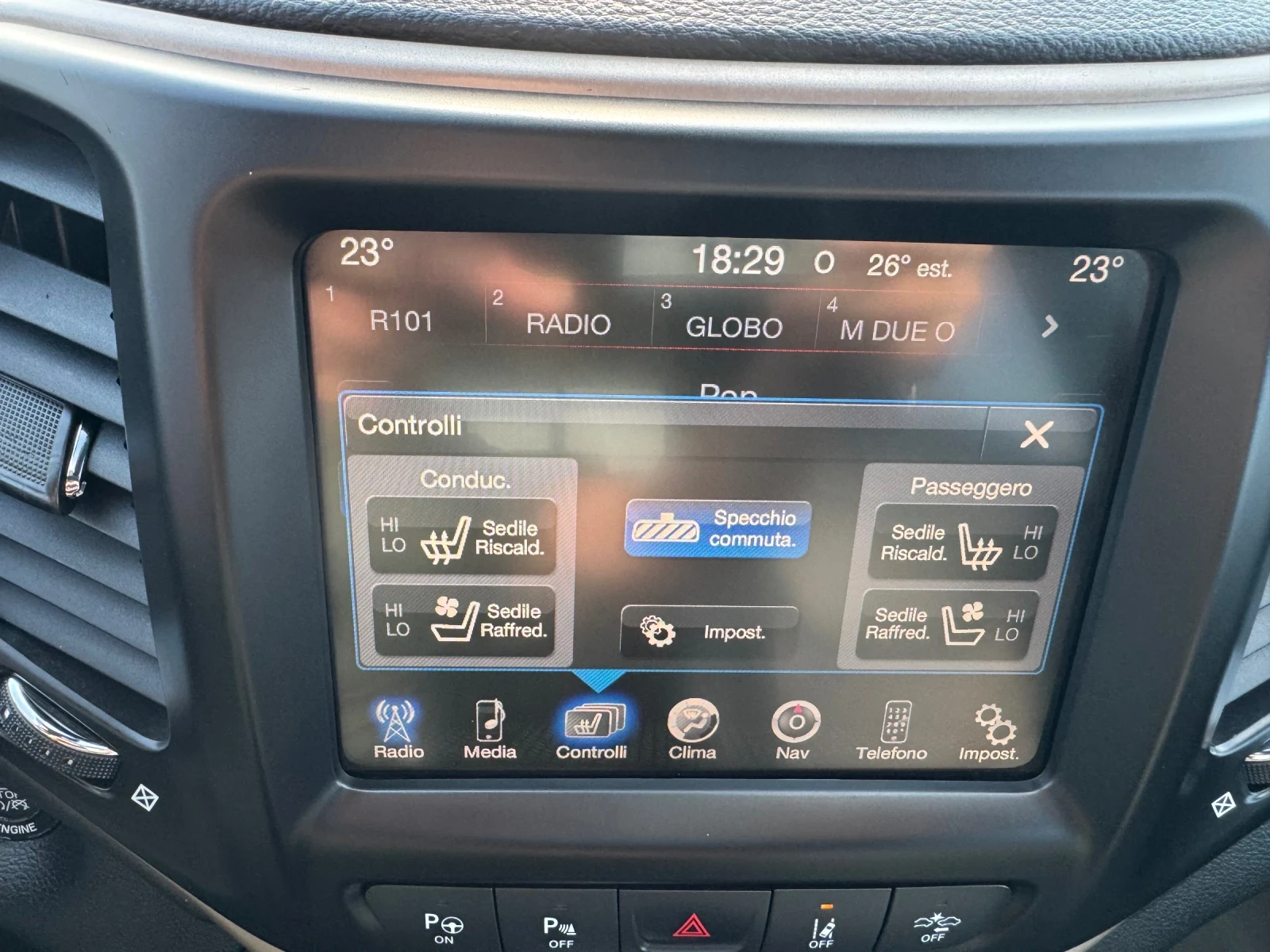 Jeep Cherokee 2.2CDI-200kc.FULL FULL-FULL-UNIKAT, снимка 15 - Автомобили и джипове - 55435933