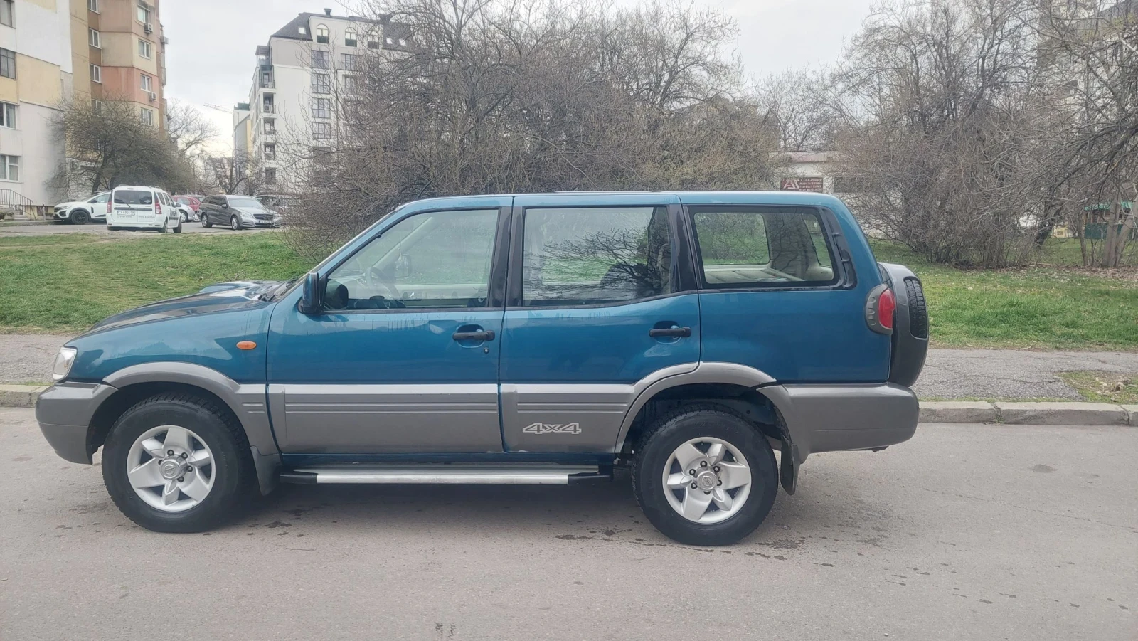 Nissan Terrano 3.0, снимка 7 - Автомобили и джипове - 55650853