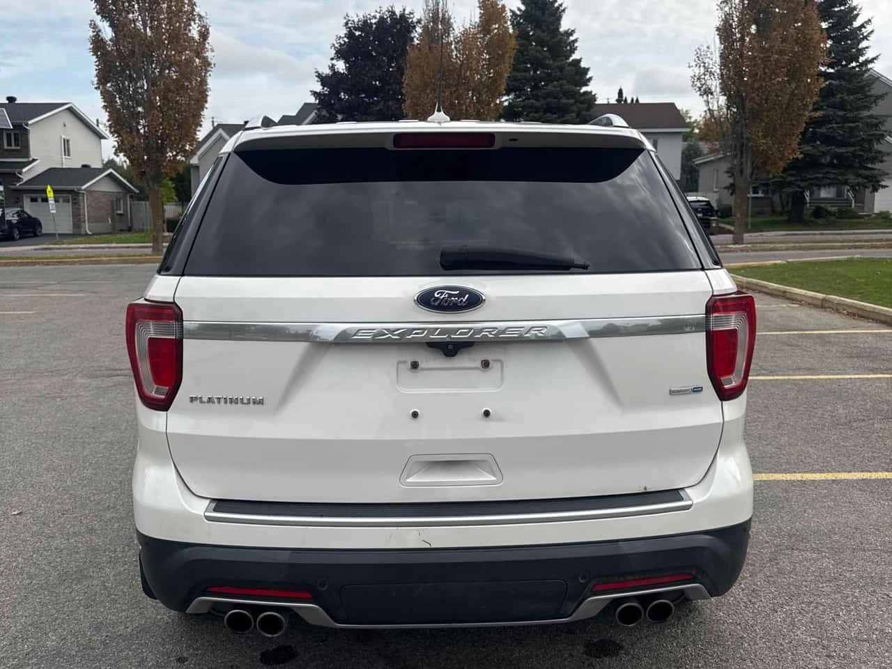 Ford Explorer Platinum | CARFAX | БЕЗ ИНЦИДЕНТИ , снимка 5 - Автомобили и джипове - 56362751