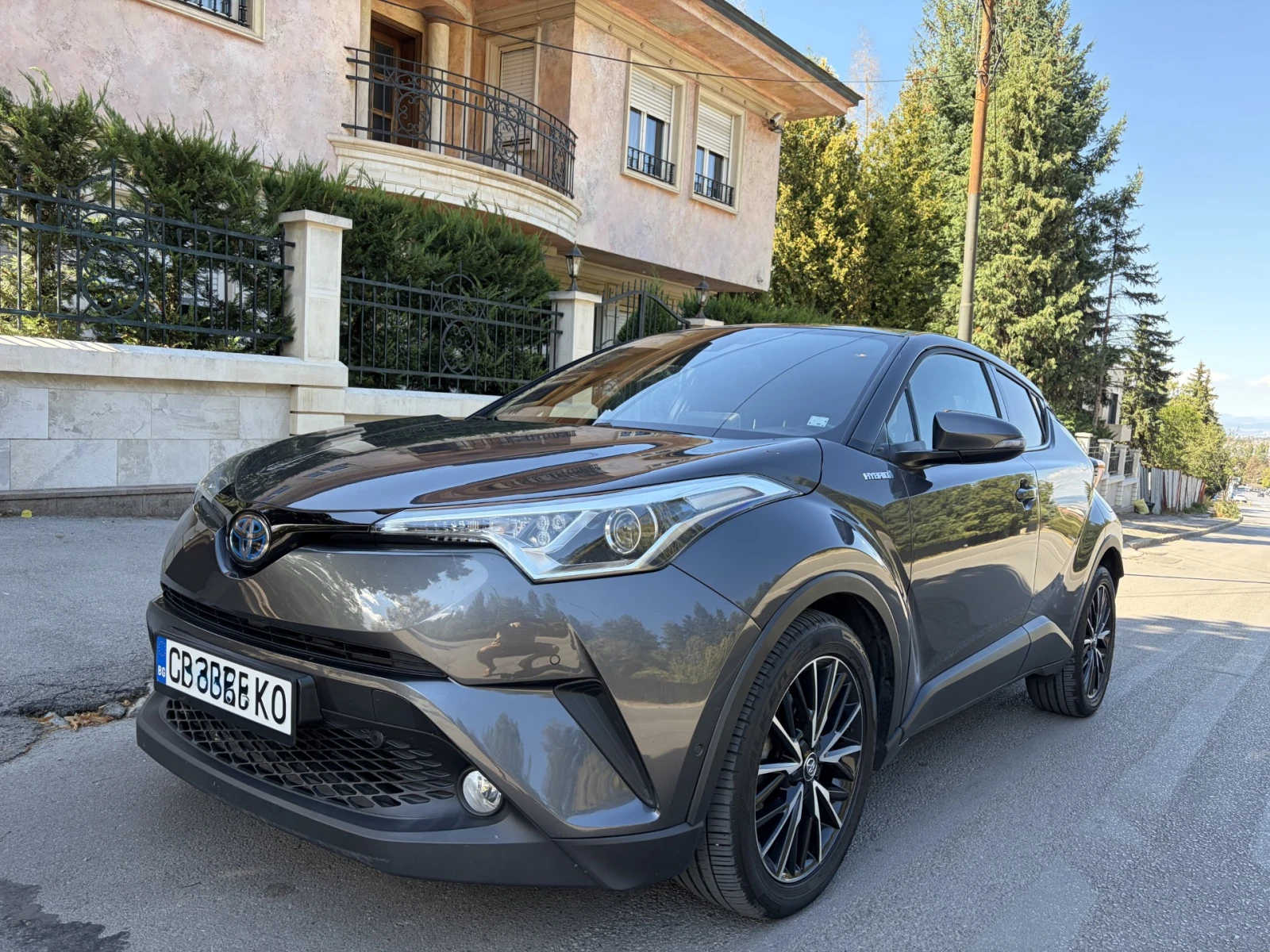 Toyota C-HR Hybrid/ТОП Екстри/Обслужена
