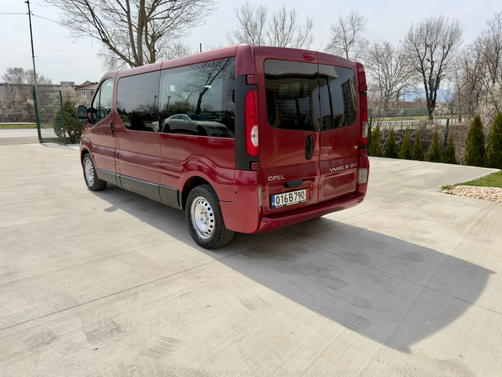 Opel Vivaro 1.9/DTI/5+ 1/Климатик, снимка 11 - Бусове и автобуси - 53985204