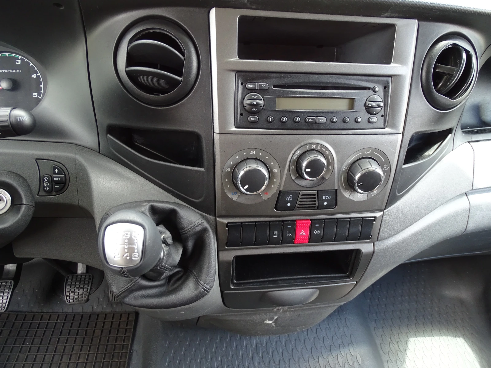 Iveco 35s13 * * * КЛИМАТИК* * НОВ ВНОС * * , снимка 11 - Бусове и автобуси - 55057185