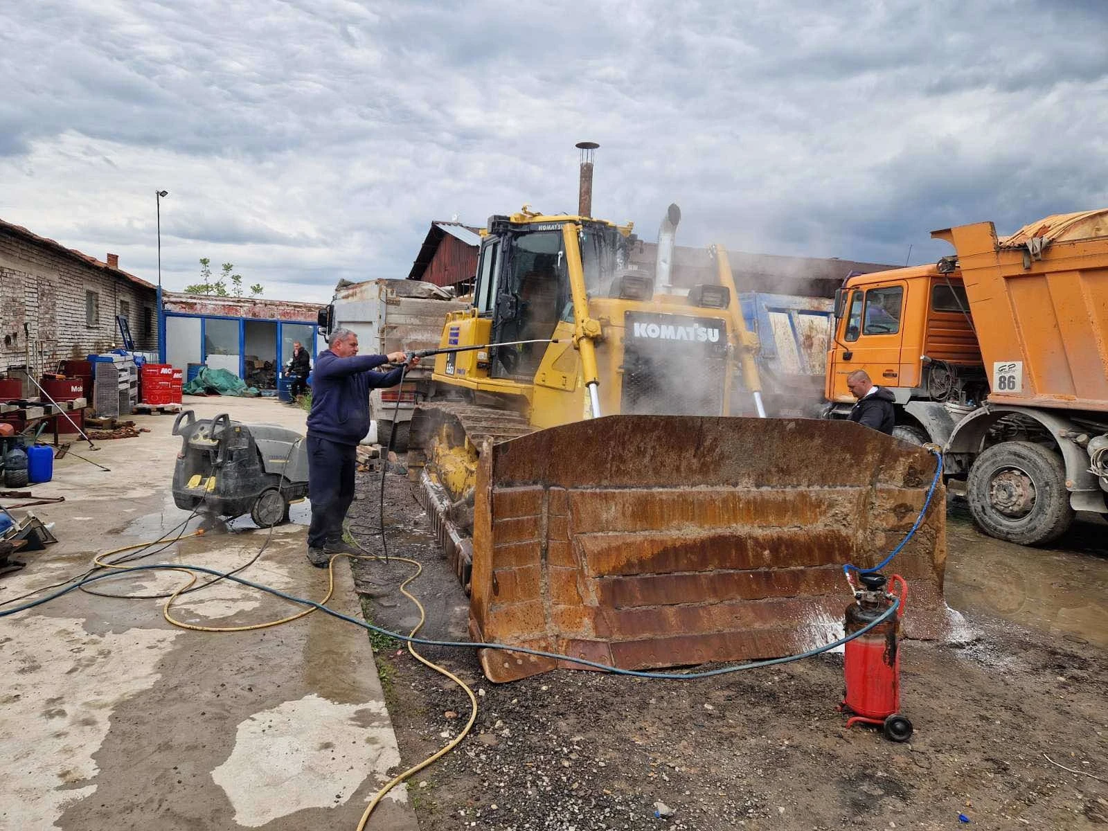 Булдозер Komatsu 65ex, снимка 5 - Индустриална техника - 54379093