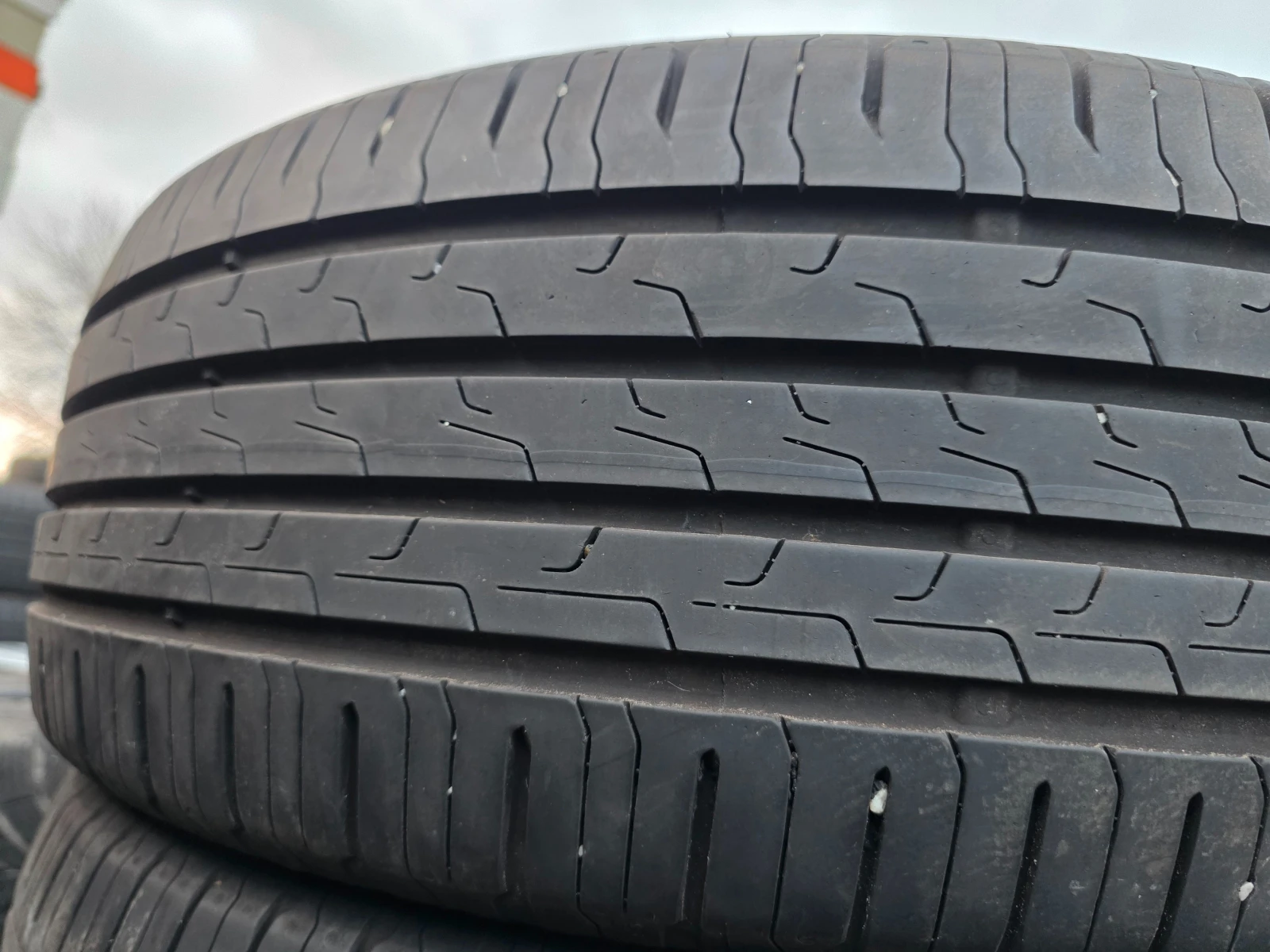 Гуми Летни 205/50R17, снимка 2 - Гуми и джанти - 54061940