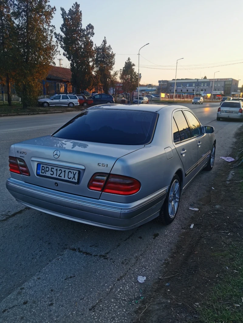 Mercedes-Benz E 270, снимка 8 - Автомобили и джипове - 47736797