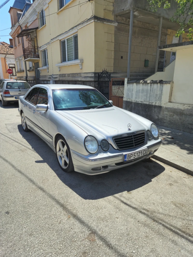 Mercedes-Benz E 270, снимка 10 - Автомобили и джипове - 47736797