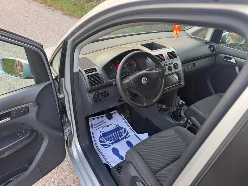 VW Touran, снимка 4 - Автомобили и джипове - 52808695