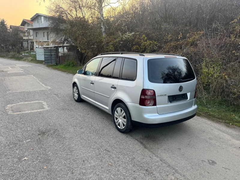 VW Touran, снимка 2 - Автомобили и джипове - 52808695