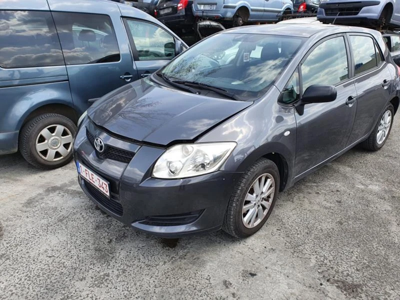 Toyota Auris 1.4 D4D, снимка 2 - Автомобили и джипове - 34448349