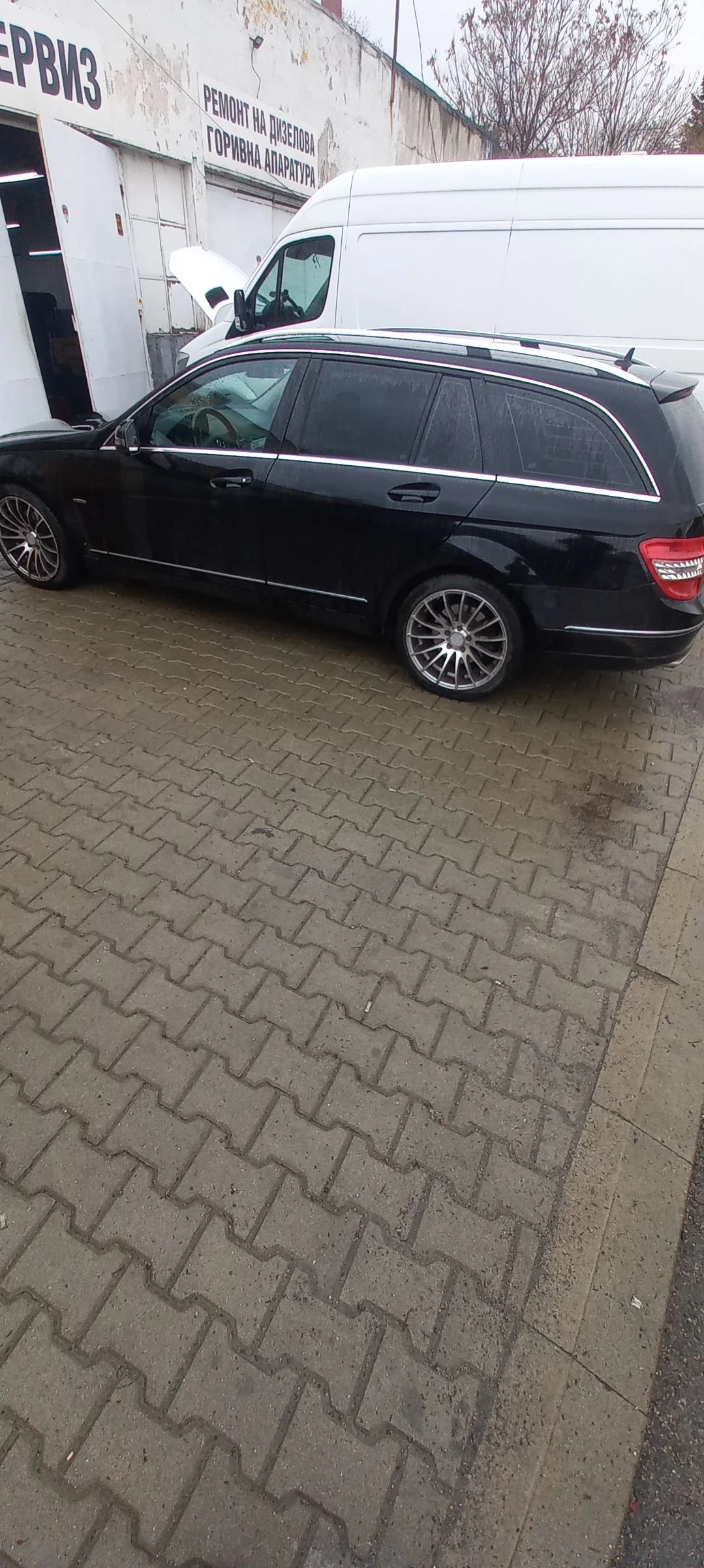 Mercedes-Benz C 350  - изображение 4