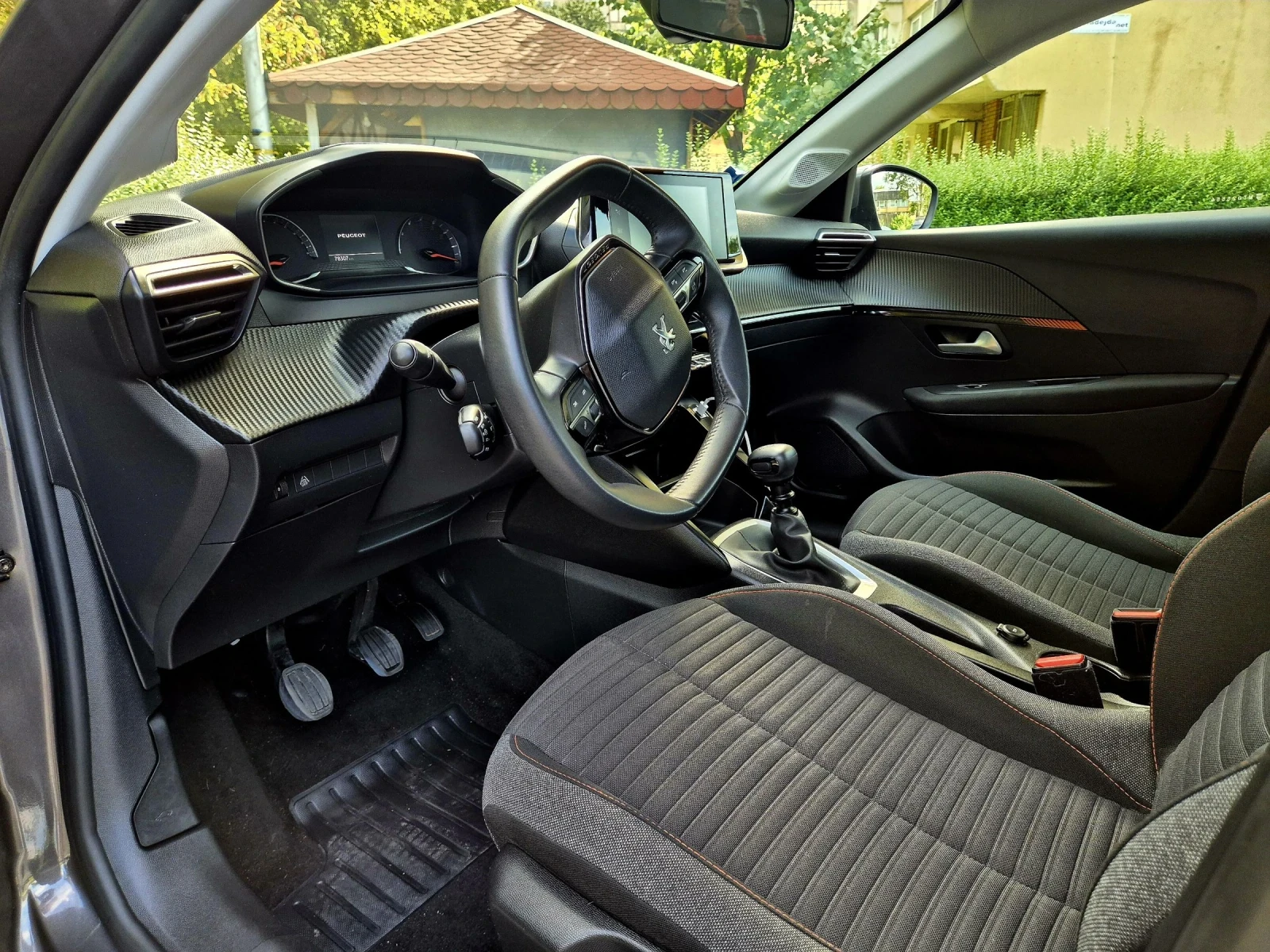 Peugeot 208 1.2 - изображение 3