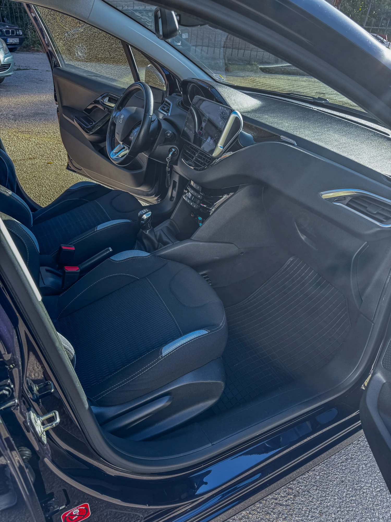 Peugeot 208 1.6 vti    | Mobile.bg   13