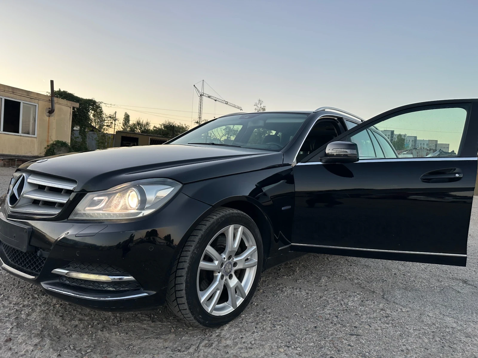 Mercedes-Benz C 350  - изображение 6