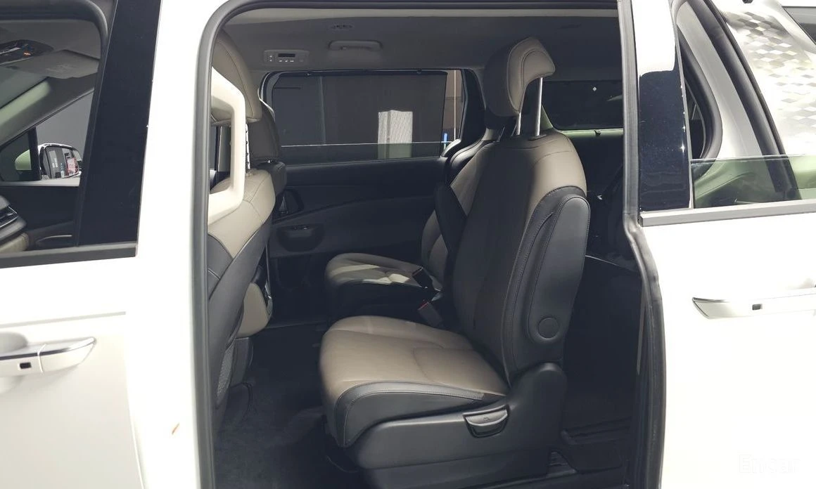 Kia Carnival, снимка 11 - Автомобили и джипове - 53719119