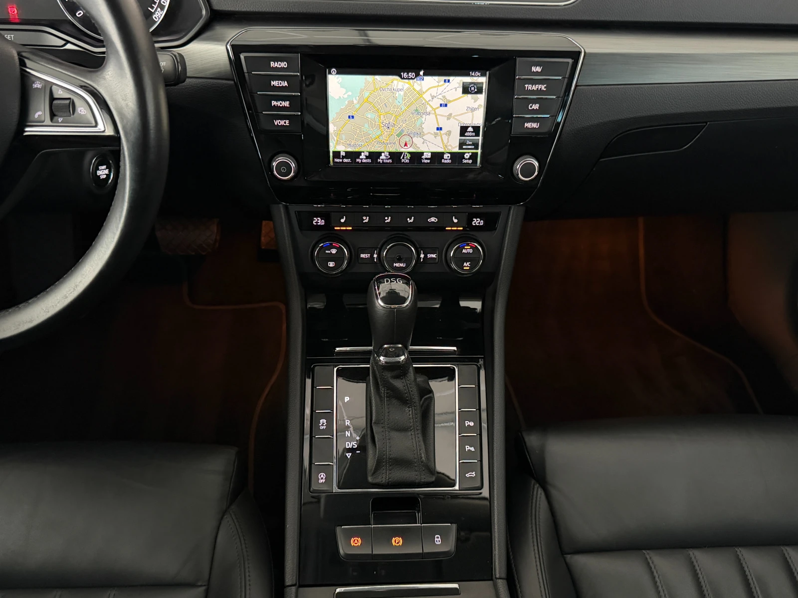 Skoda Superb 2.0TDI* 190кс* ПЪЛНА ИСТОРИЯ В SKODA, снимка 11 - Автомобили и джипове - 53914350