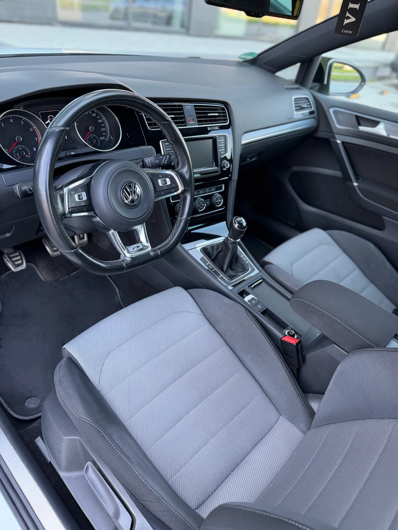 VW Golf R Line, снимка 9 - Автомобили и джипове - 54117557