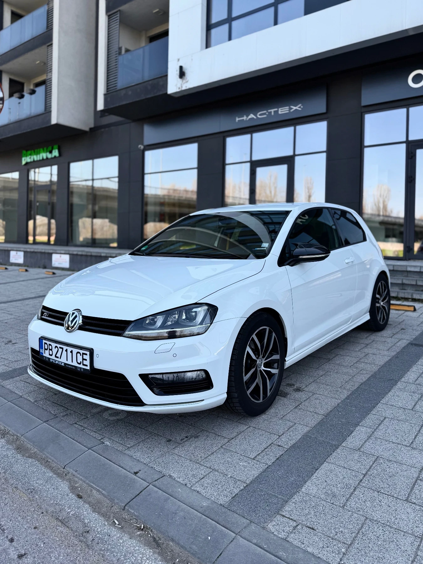 VW Golf R Line, снимка 2 - Автомобили и джипове - 54117557