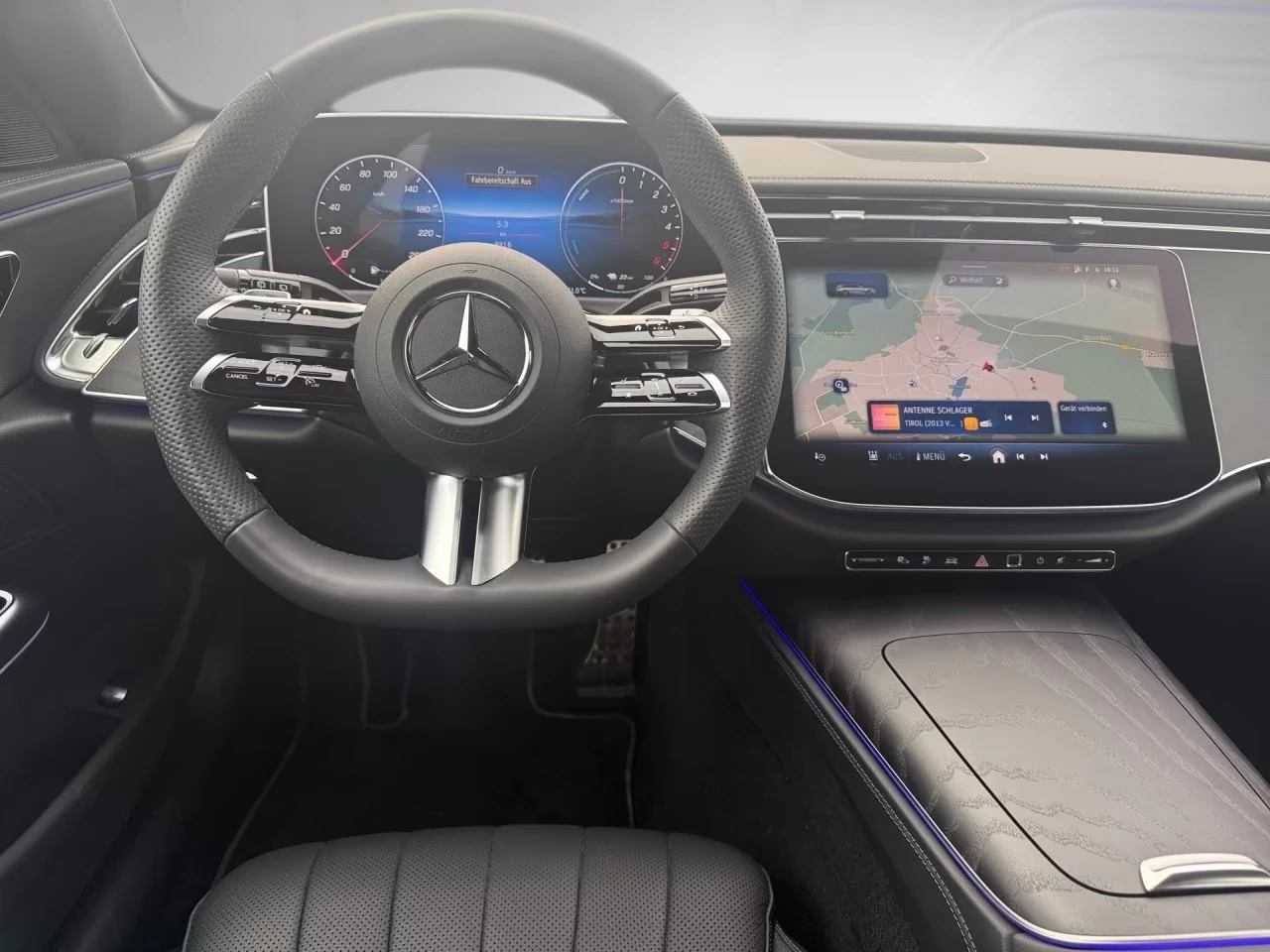 Mercedes-Benz E 300 DE AMG Night Massage, снимка 7 - Автомобили и джипове - 54279259