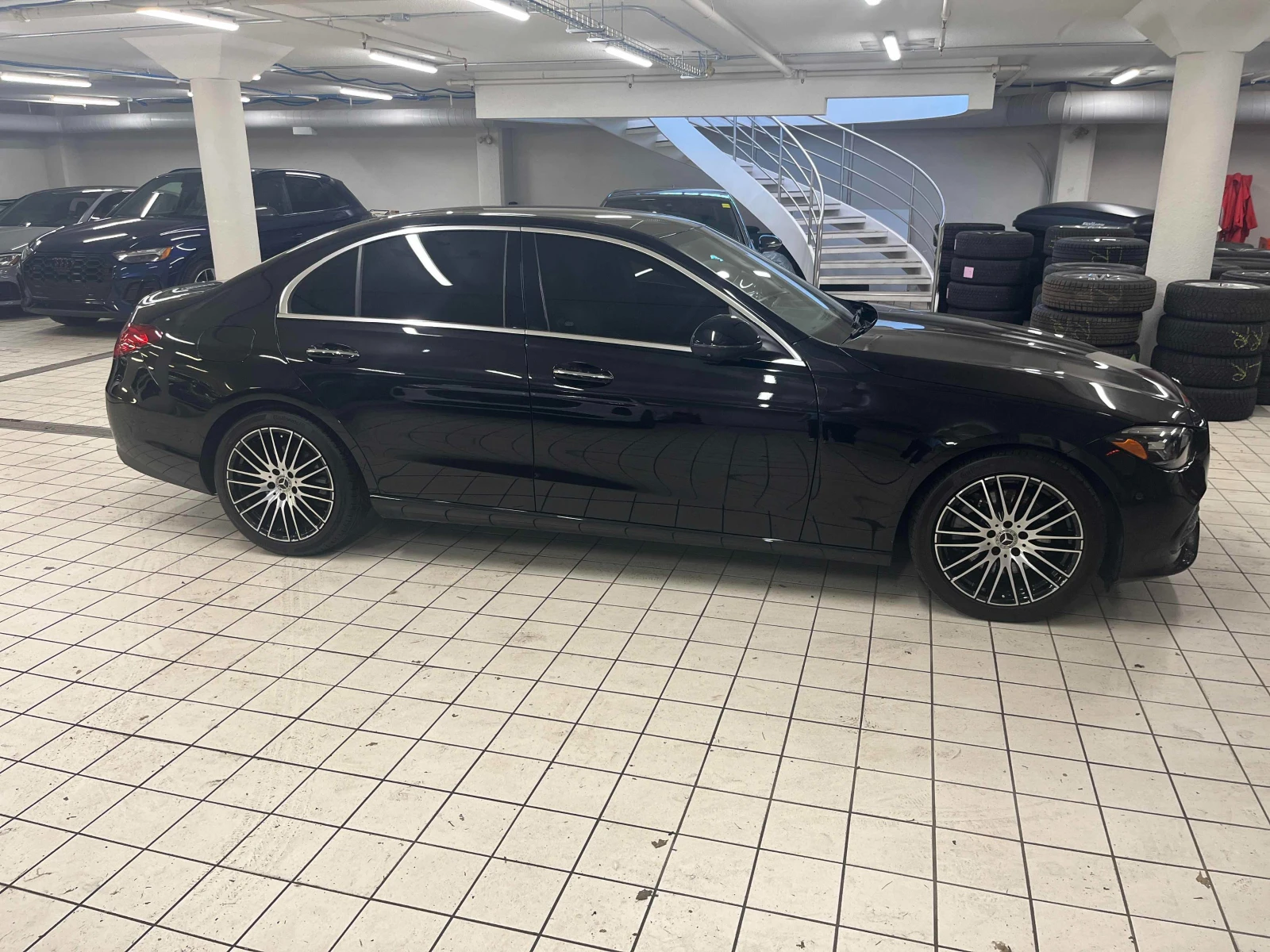 Mercedes-Benz C 300 CARFAX * АВТО КРЕДИТ * ПРОГНОЗНА ЦЕНА ДО БГ * , снимка 4 - Автомобили и джипове - 54631271