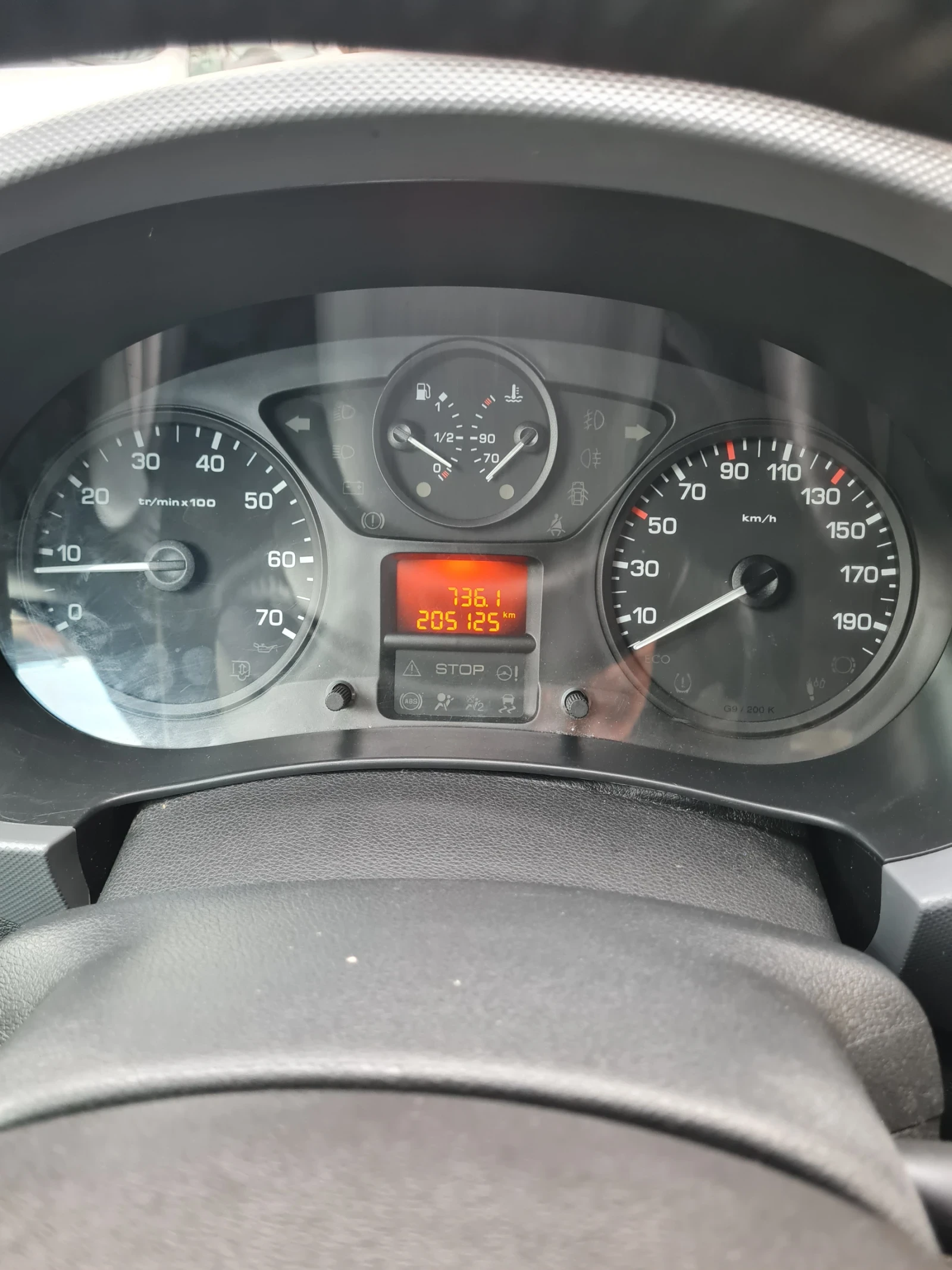 Peugeot Partner 1.6куб.92к.с. 2014г. , снимка 14 - Автомобили и джипове - 54632084