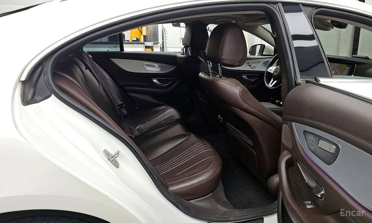 Mercedes-Benz CLS 400 4MATIC AMG PACK* DISTRONIC* BURMESTER* ХЕДЪП* 360*, снимка 15 - Автомобили и джипове - 54762259