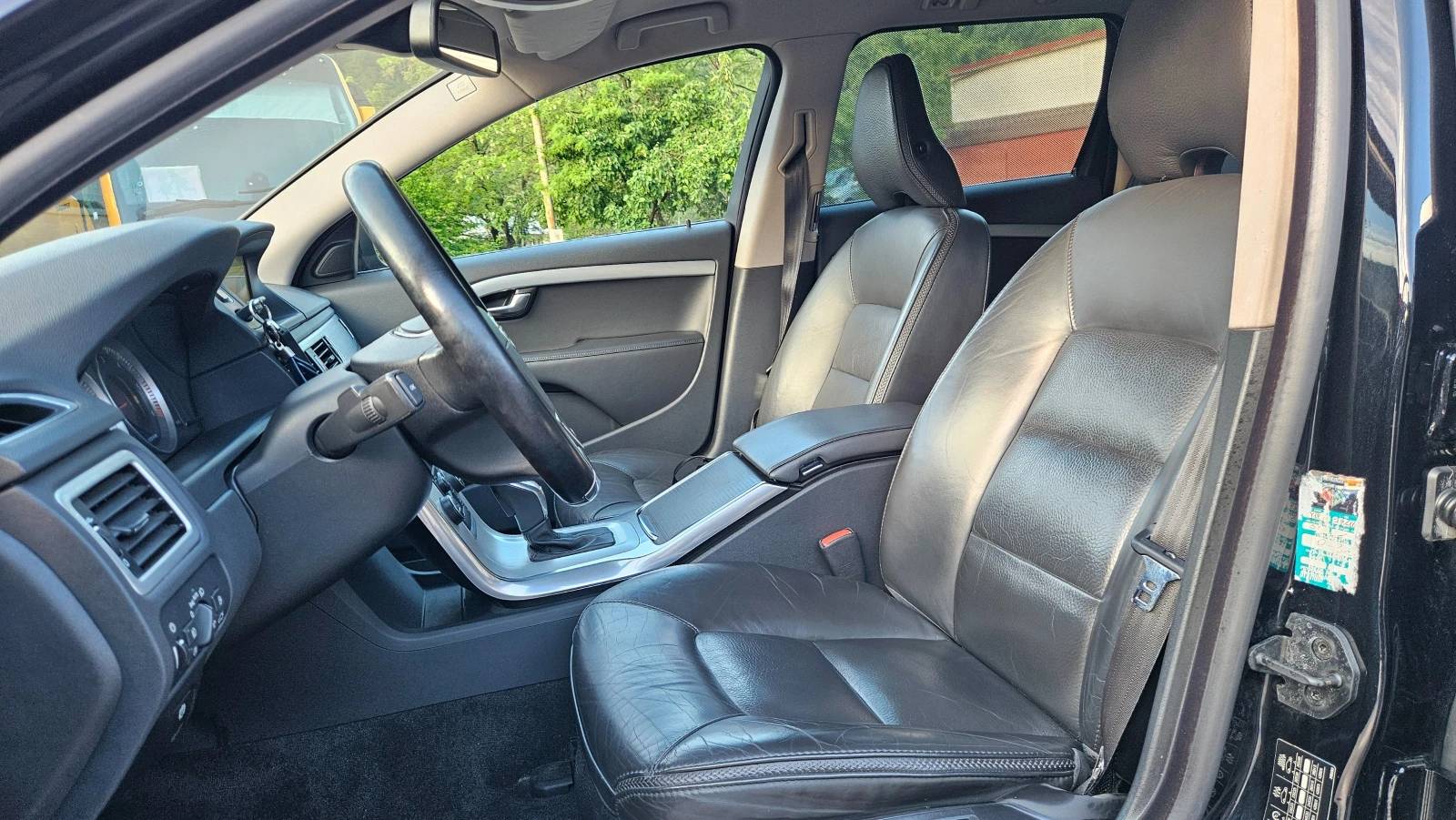 Volvo Xc70 2.4 D5 AVTOMAT/KOJA/TOP SUSTOQNIE, снимка 11 - Автомобили и джипове - 54807233