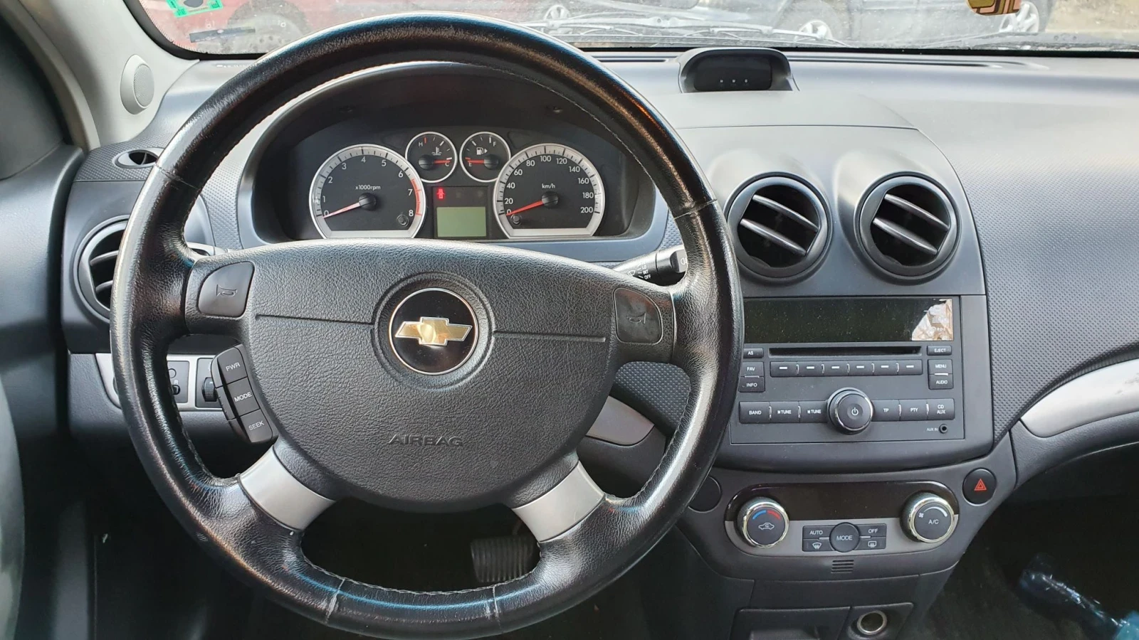 Chevrolet Aveo Sedan, снимка 8 - Автомобили и джипове - 55773931