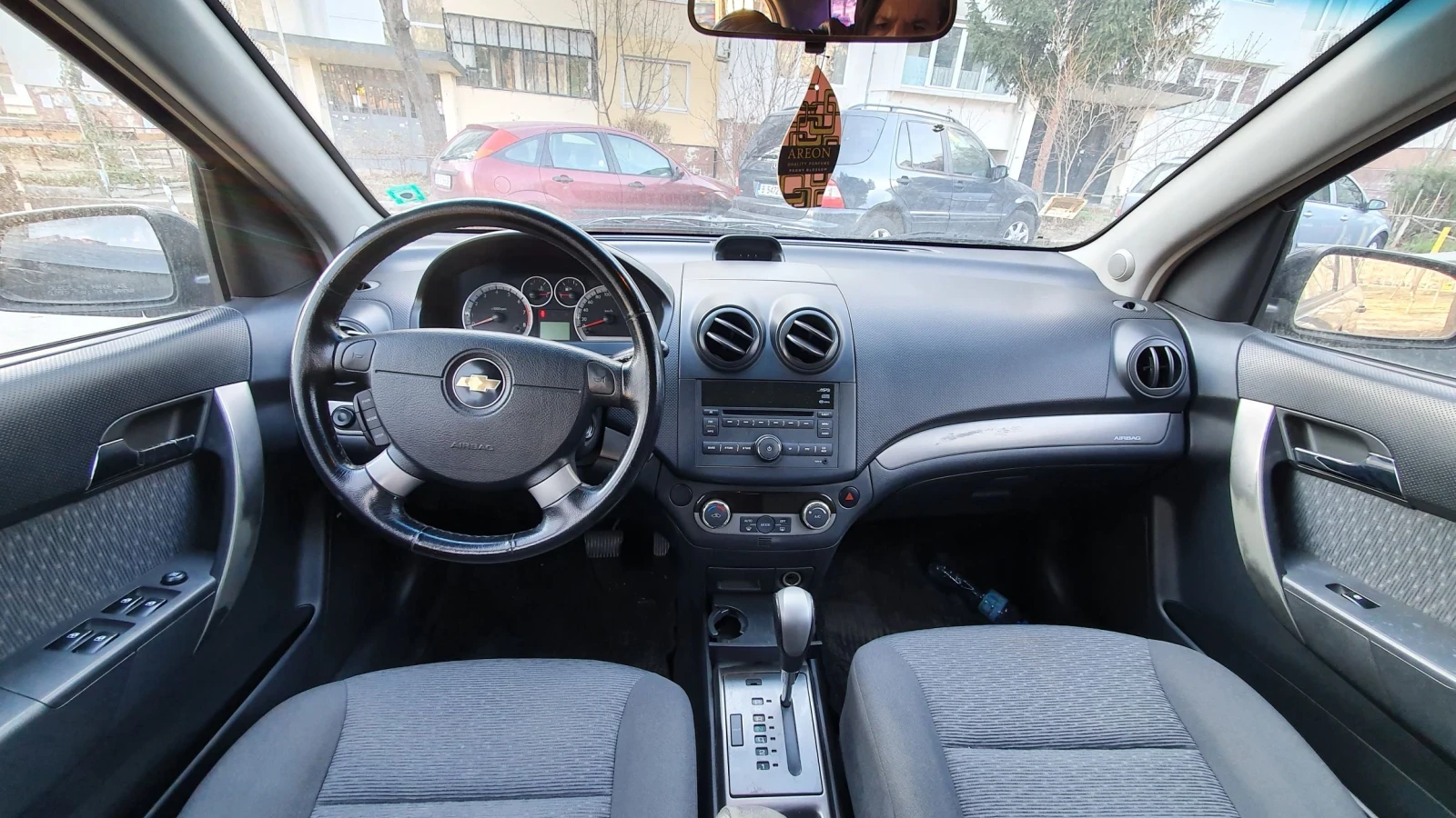 Chevrolet Aveo Sedan, снимка 9 - Автомобили и джипове - 55773931