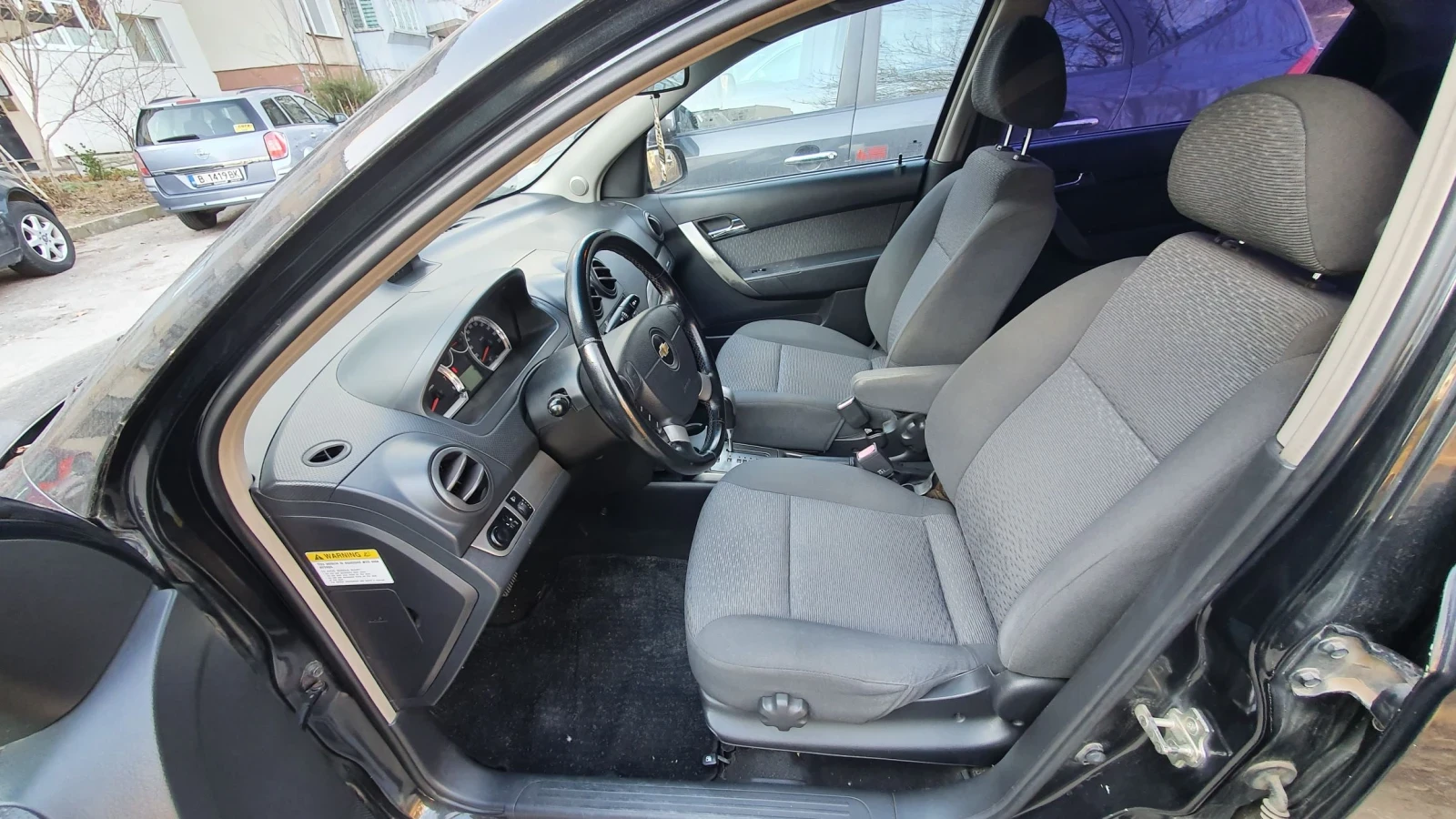 Chevrolet Aveo Sedan, снимка 6 - Автомобили и джипове - 55773931
