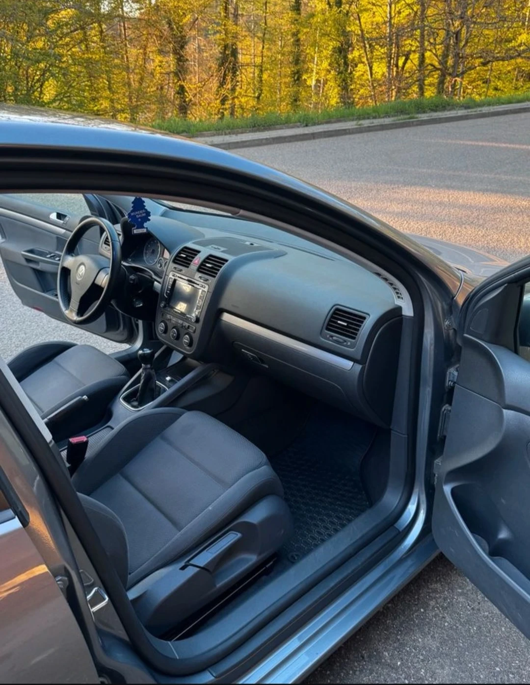 VW Golf, снимка 5 - Автомобили и джипове - 55821559