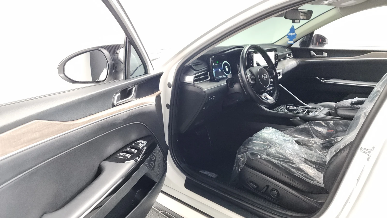 Kia K5 2.0 Noblesse, снимка 9 - Автомобили и джипове - 55825204