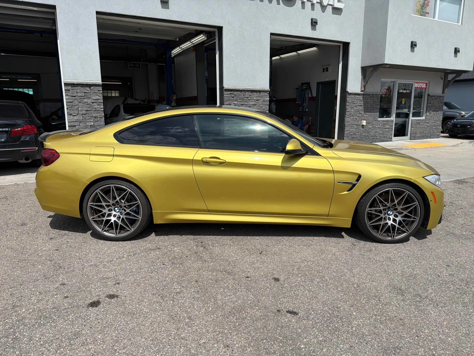 BMW M4 carbon roof/360 cam/18 competition seats/stage two, снимка 4 - Автомобили и джипове - 55872358
