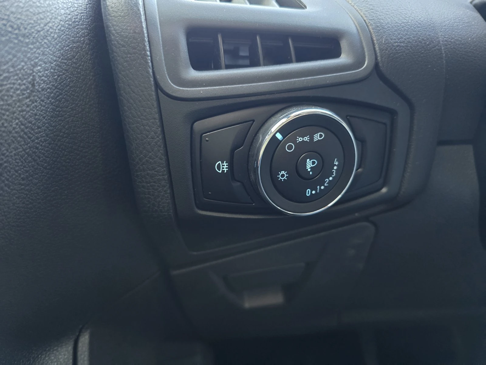 Ford Focus 1.0 TCe 100 N1, снимка 10 - Автомобили и джипове - 56311596