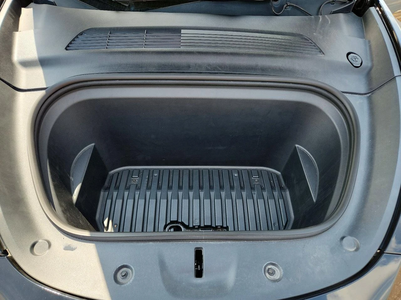 Tesla Model Y, снимка 12 - Автомобили и джипове - 56375147