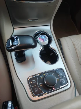 Jeep Grand cherokee OVERLAND, снимка 9