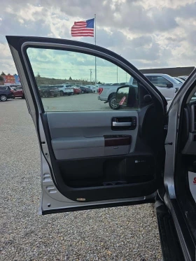 Toyota Sequoia PLATINUM* 5.7* V8* ПОДГРЕВ* КАМЕРА* КЕЙЛЕС, снимка 9