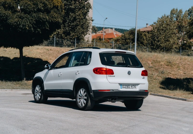 VW Tiguan 2.0 TDI 110 к.с, снимка 6 - Автомобили и джипове - 47259054