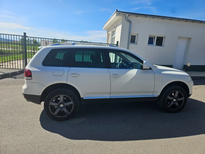 VW Touareg, снимка 3 - Автомобили и джипове - 47840056