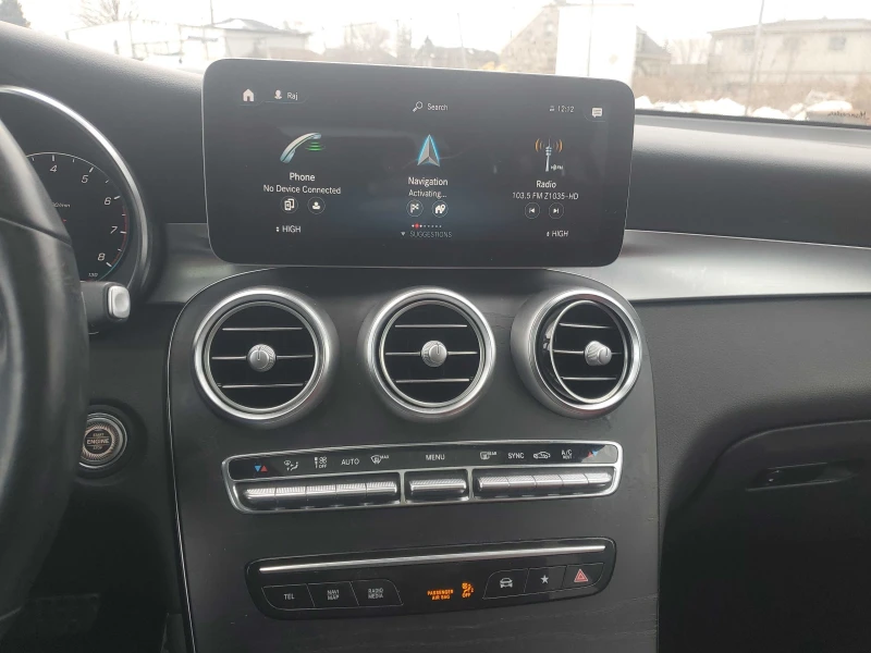 Mercedes-Benz GLC 350 * * CARFAX * * АВТО КРЕДИТ * * , снимка 7 - Автомобили и джипове - 52817074