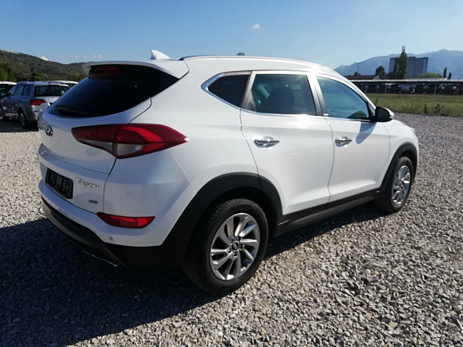 Hyundai Tucson 2.0CRDI AVTOMAT 4x4 IT - изображение 6