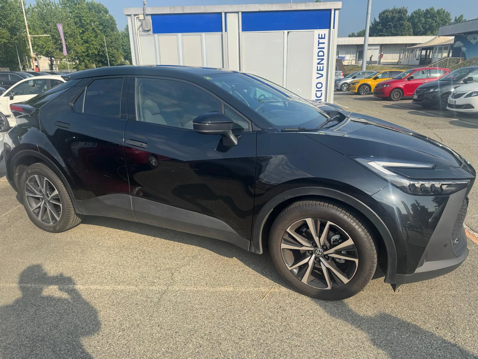 Toyota C-HR Hybrid - изображение 2