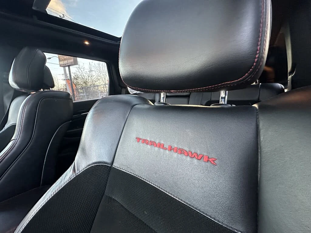 Jeep Grand cherokee TRAILHAWK| V6| BI-XENON| PANO, снимка 13 - Автомобили и джипове - 53772846