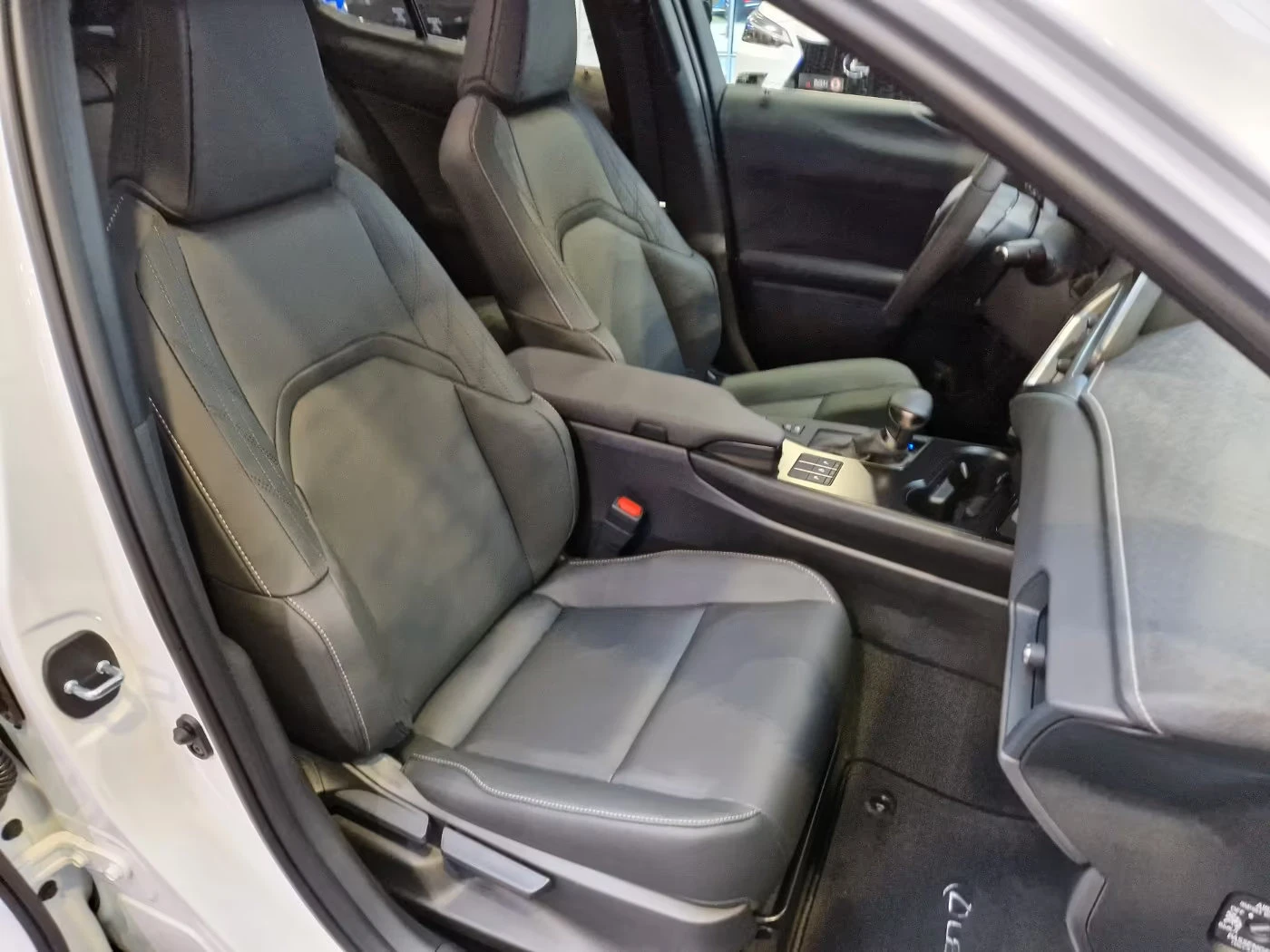 Lexus UX ���!300h/199HP/F-SPORT/CAM/ACC/NAVI/LED/901g | Mobile.bg � ����������� 13