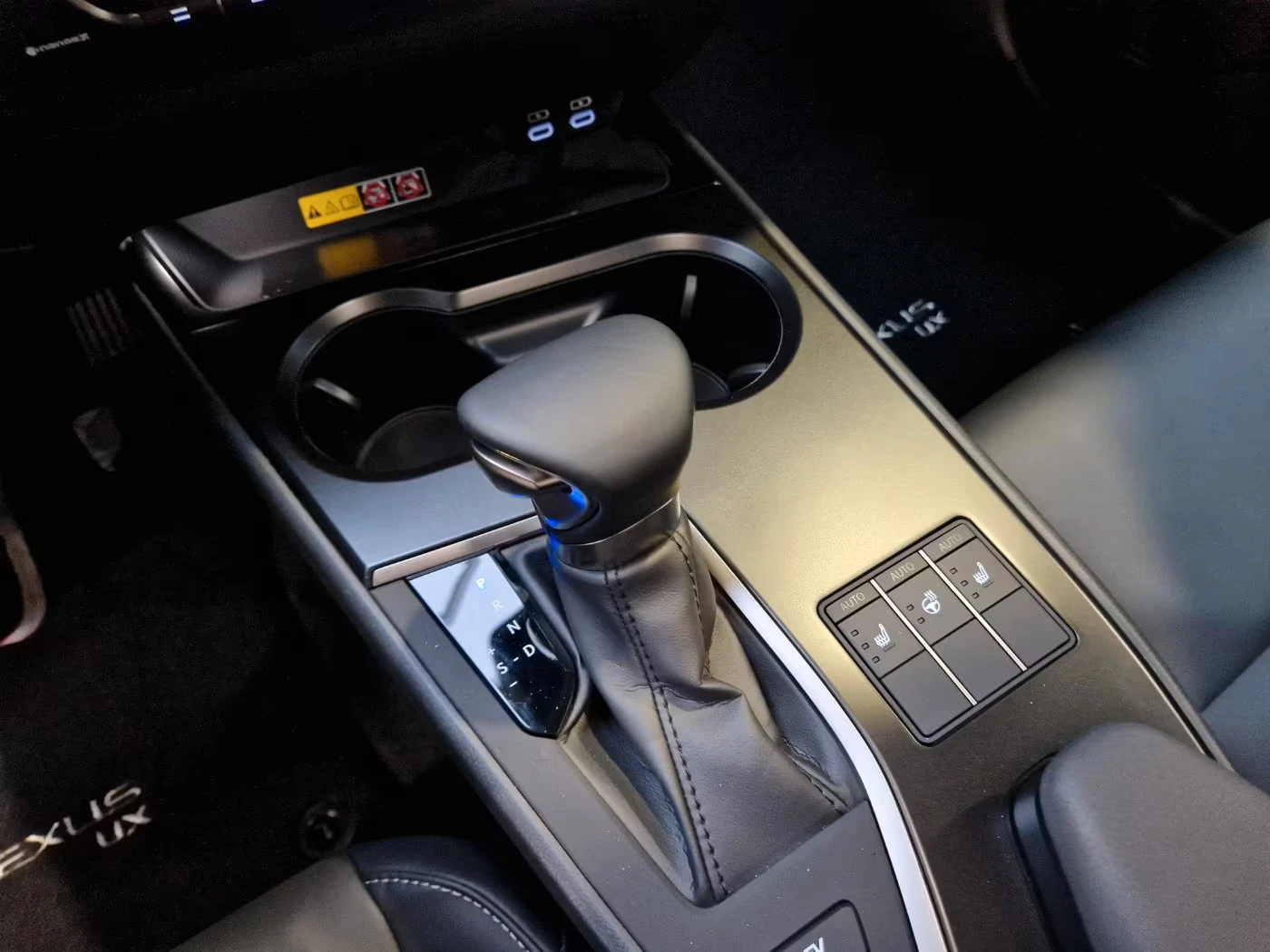 Lexus UX ���!300h/199HP/F-SPORT/CAM/ACC/NAVI/LED/901g | Mobile.bg � ����������� 11
