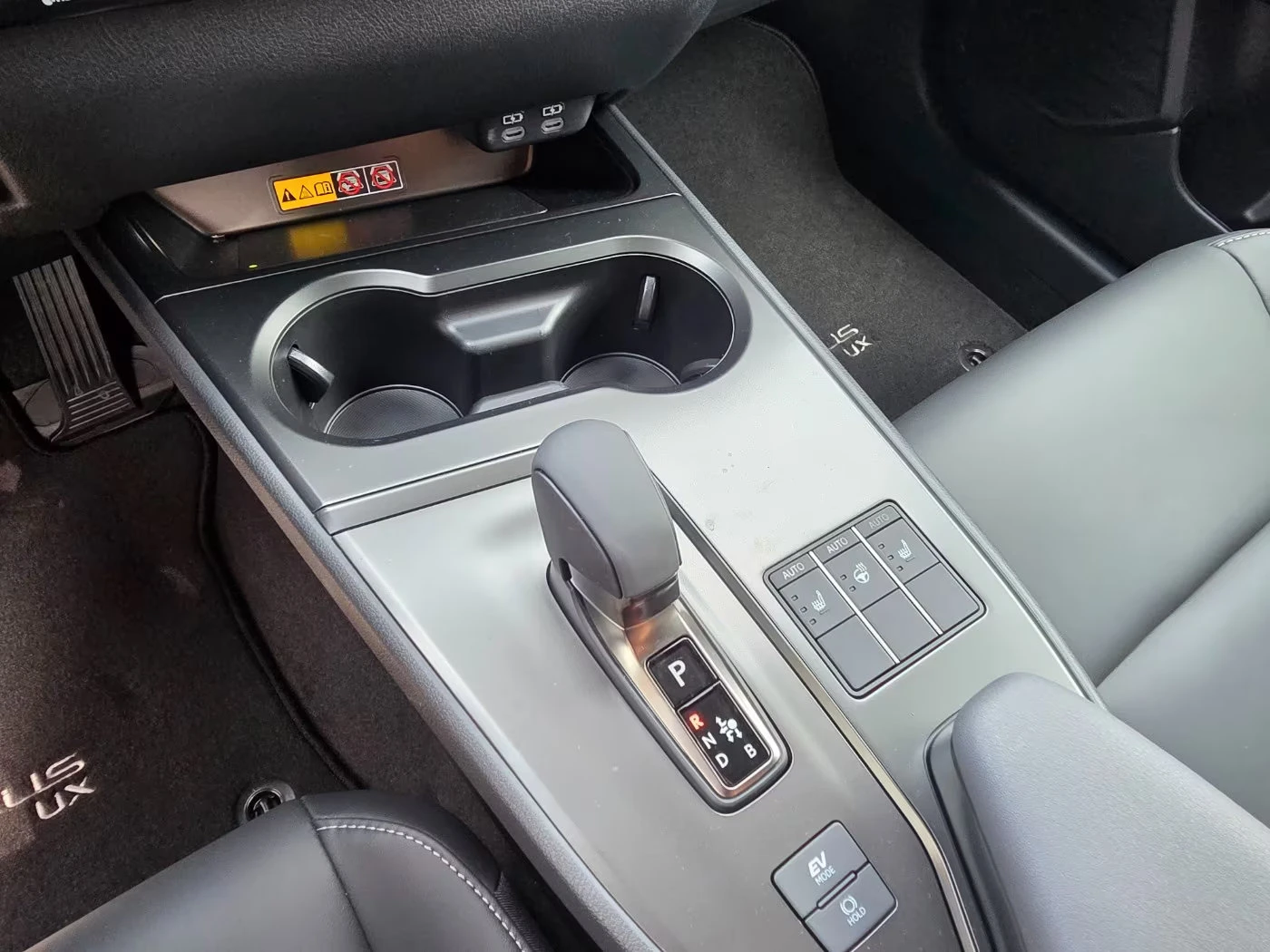 Lexus UX ���!300h/199HP/F-SPORT/CAM/ACC/NAVI/LED/901g | Mobile.bg � ����������� 10